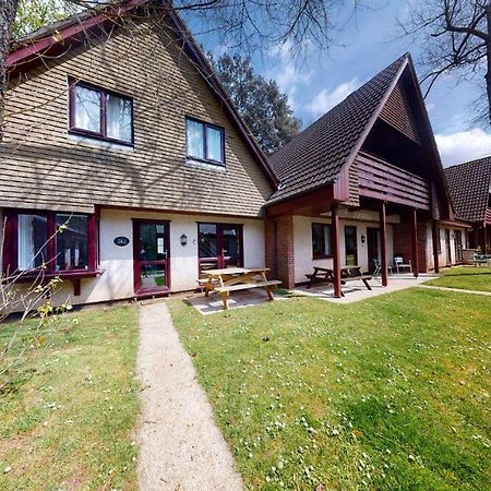 37 Trevithick Court, Tolroy Manor Villa เฮล ภายนอก รูปภาพ