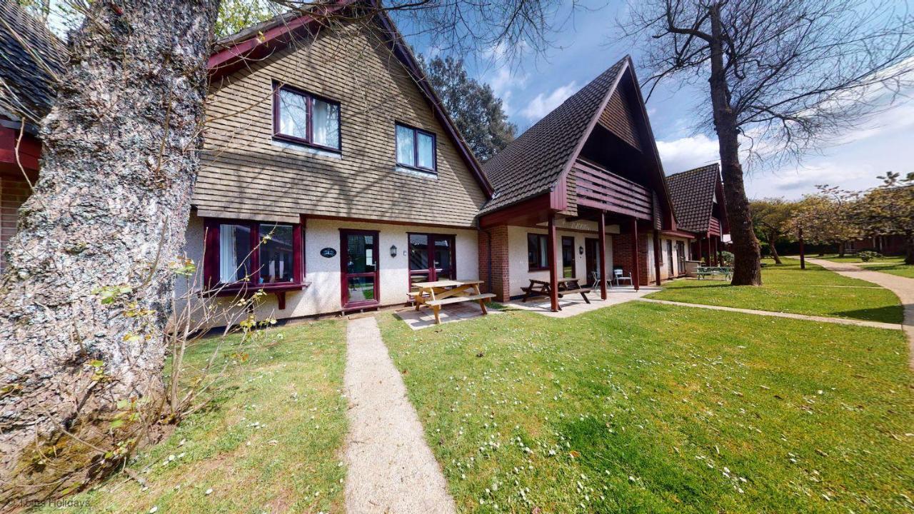 37 Trevithick Court, Tolroy Manor Villa เฮล ภายนอก รูปภาพ